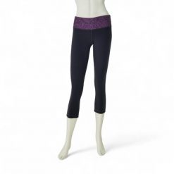 Second life - Kobiety Legginsy do jogi i biegania fioletowe - Stan bardzo dobry. Fioletowe legginsy damskie LULULEMON, m, bez wzorów, z tkaniny, do biegania. Za 144.80 zł.