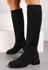 Czarne Kozaki na Słupku w Stylu Muszkieterek z Dopasowaną Cholewką i Metalicznym Elementem Leriha. Czarne kozaki damskie Renee, z dzianiny, bez obcasa, na obcasie. Za 149.99 zł.