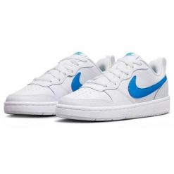 Buty do chodzenia damskie Nike Court Borough Low 2. Białe obuwie sportowe damskie Nike, bez wzorów, z jeansu, trekkingowe, nike court. Za 312.00 zł.