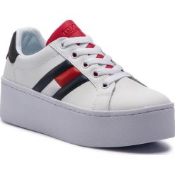 Sneakersy TOMMY JEANS - Icon Sneaker EN0EN00556 Rwb 020. Półbuty damskie marki Tommy Jeans. Za 449.00 zł.