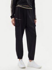 EA7 Emporio Armani Spodnie dresowe 7W000282 AF12501 UC001 Czarny Loose Fit. Czarne spodnie dresowe damskie EA7 Emporio Armani, s, bez wzorów, z dresówki. Za 289.99 zł.