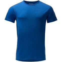 Koszulka termoaktywna Devold Breeze Merino 150 T-Shirt. Niebieskie t-shirty męskie Devold, m, bez wzorów, z materiału, bez kołnierzyka. Za 351.99 zł.