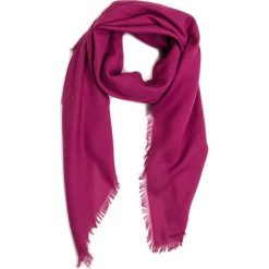 Chusta CALVIN KLEIN - Monogram Jaquard Scarf K60K605143 510. Szaliki i chusty damskie marki Calvin Klein. Za 229.00 zł.