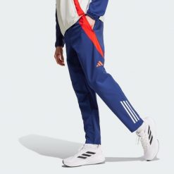 Spodnie Olympique Lyonnais Tiro 24 Presentation. Białe spodnie sportowe męskie Adidas, m, bez wzorów, z dresówki, do piłki nożnej. Za 299.00 zł.