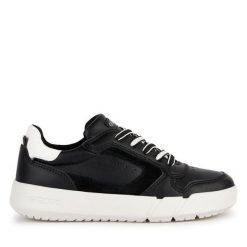 Sneakersy Geox. Niebieskie trampki i tenisówki chłopięce Geox, bez wzorów, bez zapięcia. Za 329.99 zł.