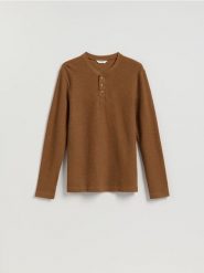 Longsleeve regular - karminowy. Czerwone bluzki z długim rękawem męskie Reserved, l, bez wzorów, z bawełny, bez kołnierzyka. Za 79.99 zł.