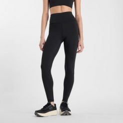 Legginsy damskie New Balance WP51141BK – czarne. Czarne legginsy damskie New Balance, m, bez wzorów, z lycry, z podwyższonym stanem, na fitness i siłownię. Za 329.99 zł.
