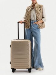 GINO ROSSI Walizka średnia GIN-M-002-05-GOLD Złoty. Żółte torebki do ręki damskie Gino Rossi, bez wzorów, z materiału, średnie. Za 279.99 zł.