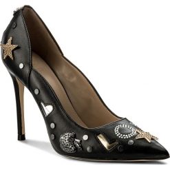 Szpilki GUESS - Belle FLBEL1 ELE08 BLACK. Czarne szpilki damskie Guess, z materiału. W wyprzedaży za 369.00 zł.