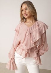 Różowa Bluzka Elegancka z Falbanami z Rozszerzanymi Rękawami Irintora. Czerwone bluzki damskie Born2be, l, bez wzorów, z jeansu, eleganckie, bez kołnierzyka, bez ramiączek. Za 149.99 zł.