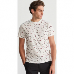 T-shirt z mikroprintem - Kremowy. Białe t-shirty męskie Reserved. Za 49.99 zł.