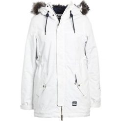 O'Neill CLUSTER Kurtka snowboardowa powder white. Kurtki snowboardowe damskie marki O'Neill. W wyprzedaży za 755.10 zł.