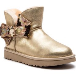 Buty UGG - W Mini Sequin Bow 1096012 W/Gold. Kozaki damskie marki UGG. W wyprzedaży za 569.00 zł.