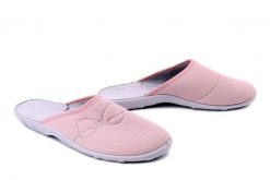 BEFADO 235D 215 różowy, kapcie damskie. Czerwone kapcie damskie Befado, bez wzorów. Za 64.99 zł.