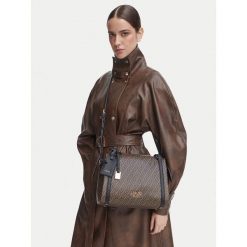 Torebka Liu Jo. Brązowe torebki do ręki damskie Liu Jo, bez wzorów, klasyczne, bez dodatków. Za 599.99 zł.