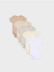 Bawełniane body 5 pack - kremowy. Białe body niemowlęce Sinsay, bez wzorów, z bawełny, bez ramiączek. Za 39.99 zł.