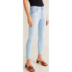 Mango - Jeansy Isa. Jeansy damskie marki Mango. Za 129.90 zł.