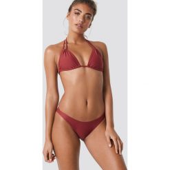 NA-KD Swimwear Dół od bikini - Red. Bikini damskie marki NA-KD Swimwear. Za 40.95 zł.