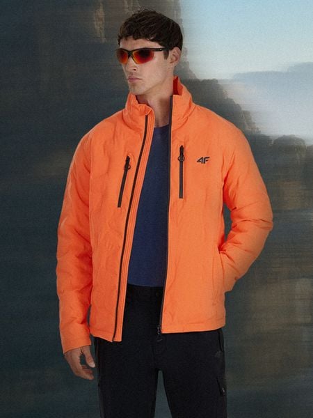 4F Kurtka puchowa trekkingowa z wypełnieniem syntetycznym męska - czerwona L. Czerwone kurtki męskie 4f, l, bez wzorów, z materiału, bez kaptura. Za 499.99 zł.