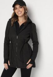 Czarna Kurtka Parka ze Sznurkiem w Talii i Kapturem Teridi. Czarne kurtki damskie Born2be, l, bez wzorów, z jeansu, eleganckie. Za 139.99 zł.