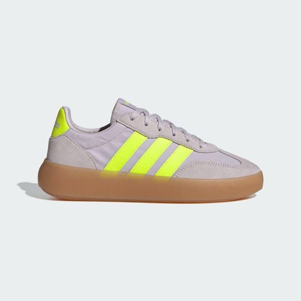 Buty Barreda Decode. Brązowe obuwie sportowe damskie Adidas, trekkingowe. Za 365.75 zł.
