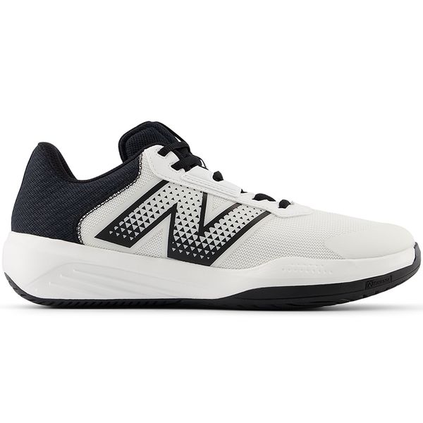 Buty męskie New Balance MCH696W6 – białe. Białe buty sportowe męskie New Balance, z gumy, bez zapięcia, na fitness i siłownię. Za 429.99 zł.