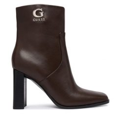 Botki Guess. Brązowe botki damskie Guess, bez obcasa, na słupku, bez zapięcia. Za 764.99 zł.
