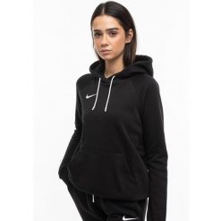 Bluza sportowa damska Nike Wmns Park 20 Fleece. Białe bluzy sportowe damskie Nike, xl, bez wzorów, z kapturem, na fitness i siłownię. Za 297.00 zł.