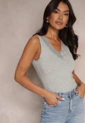 Ciemnoszary Top z Bawełny z Koronkową Wstawką Arivara. Szare bluzki damskie Renee, l, z aplikacjami, z bawełny, eleganckie, bez kołnierzyka, bez ramiączek. Za 14.99 zł.