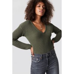 NA-KD Sweter z głębokim dekoltem V - Green. Swetry damskie marki NA-KD. Za 121.95 zł.