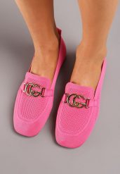 Fuksjowe Wsuwane Mokasyny z Kwadratowym Noskiem i Metalową Ozdobą Anelda. Czerwone mokasyny damskie Born2be, z jeansu, eleganckie. Za 59.99 zł.