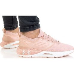 Buty Under Armour Ua Hovr Phantom 2 3023021-601 różowe. Czerwone obuwie sportowe damskie bez wzorów, z materiału, do biegania. Za 652.47 zł.