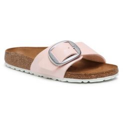 Klapki Birkenstock. Czerwone klapki damskie Birkenstock, bez wzorów, bez obcasa. Za 499.99 zł.