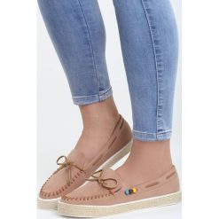 Różowe Espadryle Orona. Czerwone espadryle damskie Born2be, w kolorowe wzory, ze skóry. Za 69.99 zł.
