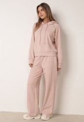 Różowy Komplet Dresowy Bluza z Kapturem z Ozdobnymi Guzikami i Spodnie Eborissa. Czerwone bluzy damskie Born2be, l, bez wzorów, z dresówki. Za 169.99 zł.