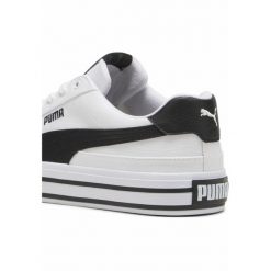 Sneakersy unisex Court Classic Vulcanised Formstrip PUMA White Black. Białe obuwie sportowe damskie Puma, bez wzorów, trekkingowe. Za 490.00 zł.