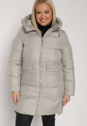 Jasnozielona Długa Pikowana Kurtka z Nieodpinanym Kapturem Mevessia. Zielone kurtki damskie Born2be, l, bez wzorów, z jeansu. Za 239.99 zł.