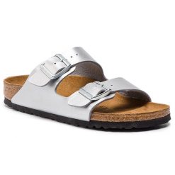 Klapki Birkenstock. Szare klapki damskie Birkenstock, bez wzorów, bez obcasa. Za 269.99 zł.