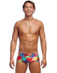 Kąpielówki Funky Trunks Stroked - trunki męskie. Czerwone kąpielówki męskie FUNKY TRUNKS, l, bez wzorów, z materiału, do pływania. Za 159.00 zł.