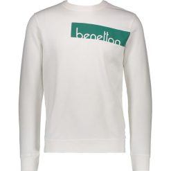 Bluza w kolorze białym. Białe bluzy męskie marki Benetton. W wyprzedaży za 59.95 zł.