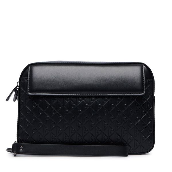 Saszetka Calvin Klein. Czarne saszetki męskie Calvin Klein, młodzieżowe, małe. Za 369.99 zł.