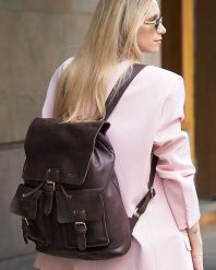 Elegancki plecak damski A4 ze skóry naturalnej - MARCO MAZZINI czekoladowy brąz. Brązowe plecaki damskie bez wzorów, ze skóry, eleganckie. Za 559.00 zł.