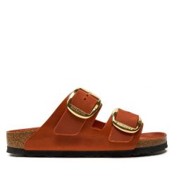 Klapki Birkenstock. Brązowe klapki damskie Birkenstock, bez wzorów, bez obcasa. Za 679.99 zł.