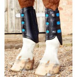 Buty tylne dla koni Premier Equine Super Lite Carbon Tech. Czarne obuwie sportowe damskie PREMIER, bez wzorów, z elastanu, do jazdy konnej. Za 378.00 zł.
