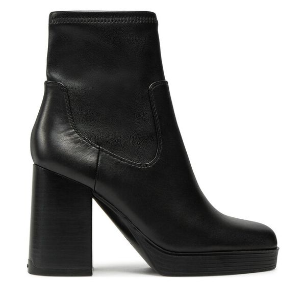 Botki Aldo. Czarne botki damskie Aldo, bez obcasa, na słupku, bez zapięcia. Za 529.99 zł.