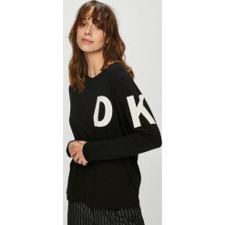 Dkny - Bluzka piżamowa. Czarne koszule nocne damskie DKNY, z nadrukiem, z bawełny. W wyprzedaży za 199.90 zł.
