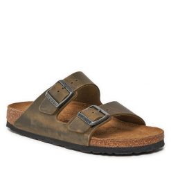 Klapki Birkenstock. Brązowe klapki damskie Birkenstock, bez wzorów, bez obcasa. Za 349.99 zł.