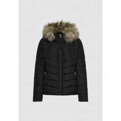 Kurtka puchowa Kobieta ONLY ONLELLAN QUILTED HOOD CC OTW. Czarne kurtki damskie Only, bez wzorów, z futra, bez kaptura. W wyprzedaży za 320.20 zł.