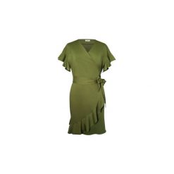 LETNIA ZIELONA SUKIENKA Z FALBANKAMI. Zielone sukienki damskie Bien fashion, na lato, w paski, z bawełny, z kopertowym dekoltem. Za 119.00 zł.
