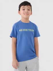 4F T-shirt z nadrukiem chłopięcy - niebieski 122 (6-7 lat). Niebieskie t-shirty dla chłopców 4f, bez wzorów, z bawełny, bez ramiączek. W wyprzedaży za 19.99 zł.